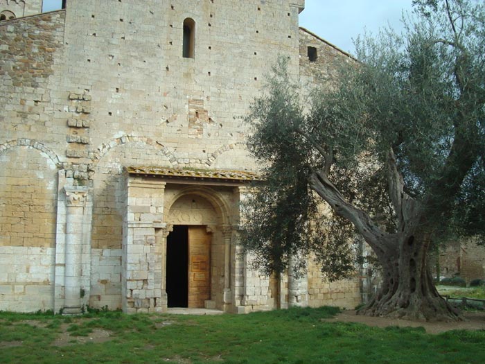 Façade Sant'Antimo Abbey