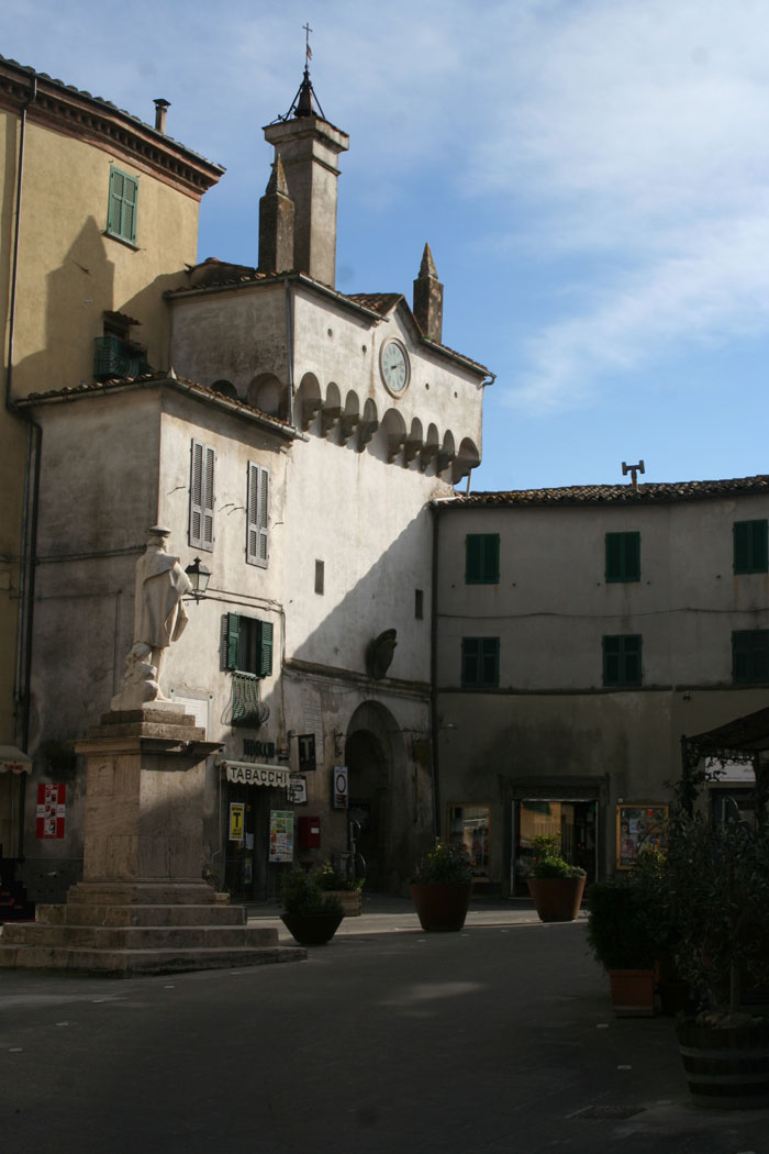 Scansano, ingresso del centro storico, Porta Grossetana